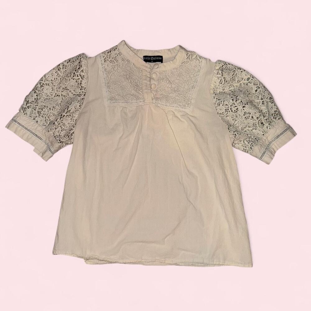 Scarlet darkness Cream Top Puffy Lace Sleeves Size M